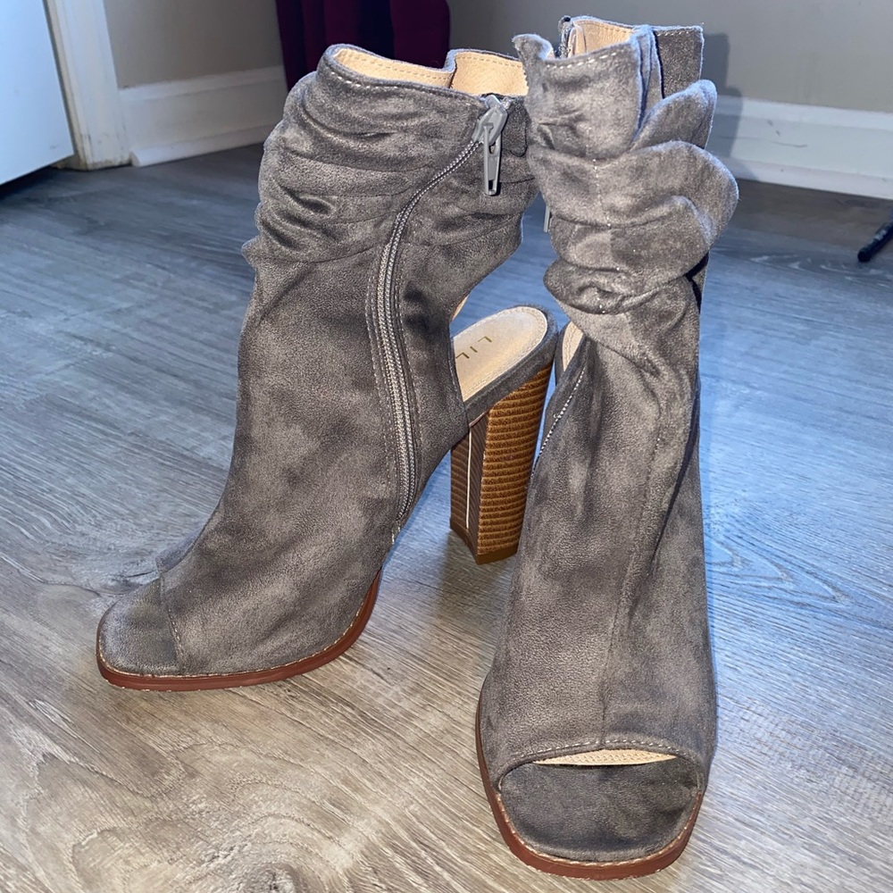 Liliana Peep Toe Booties! 🔥🔥